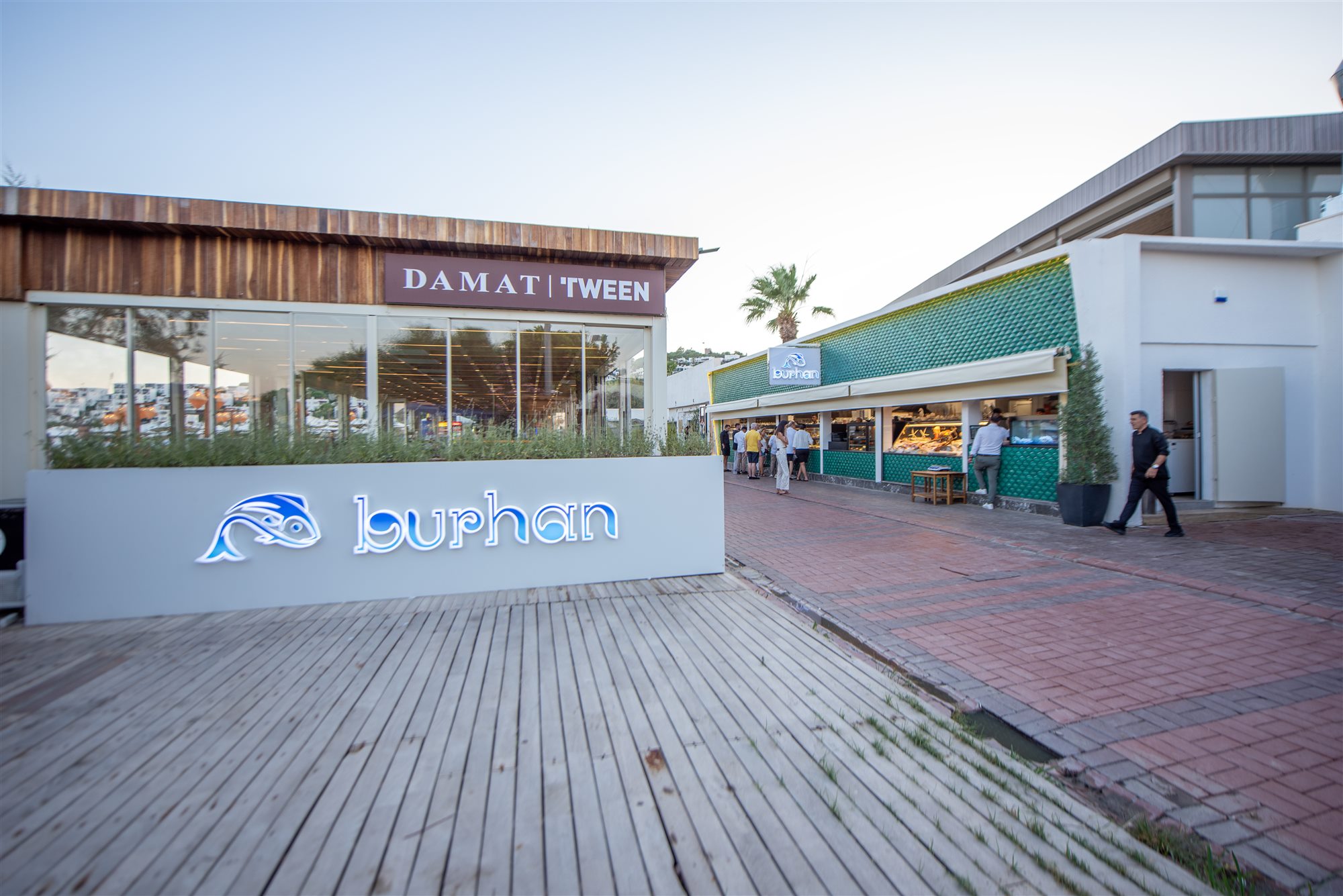 Burhan Bodrum avlu ve tabela görünümü